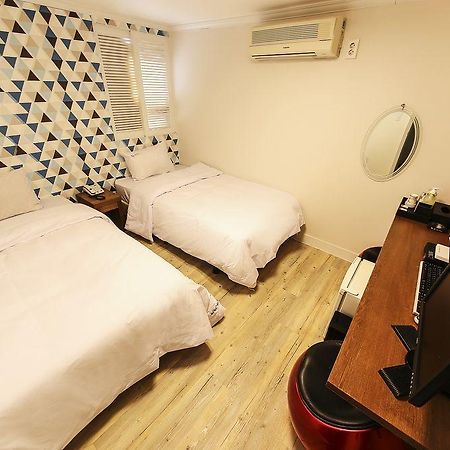 In Seoul Sinchon Goguma Hotel Экстерьер фото