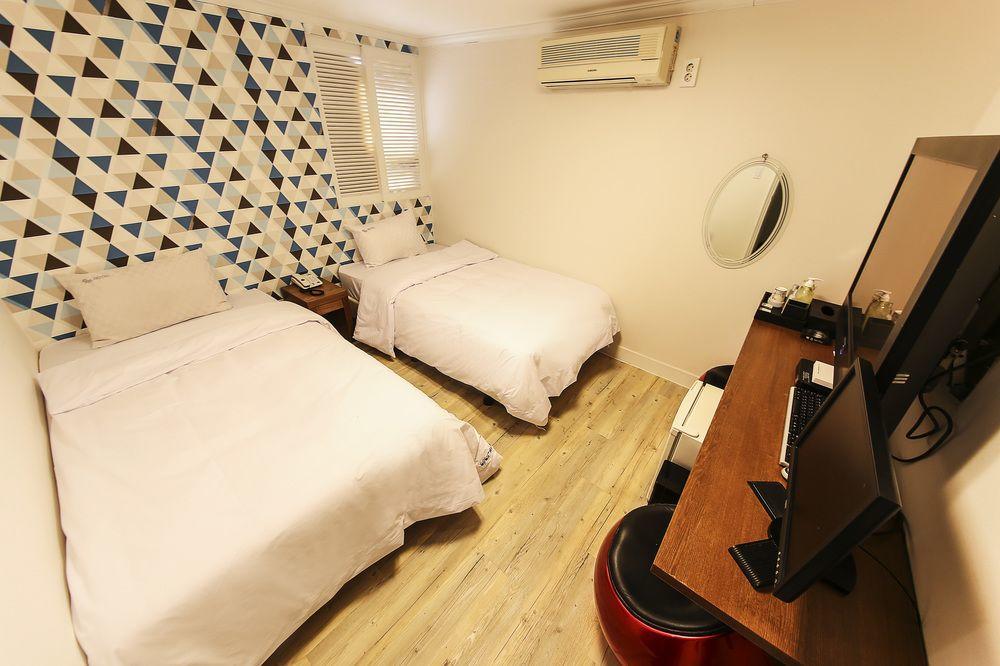 In Seoul Sinchon Goguma Hotel Экстерьер фото