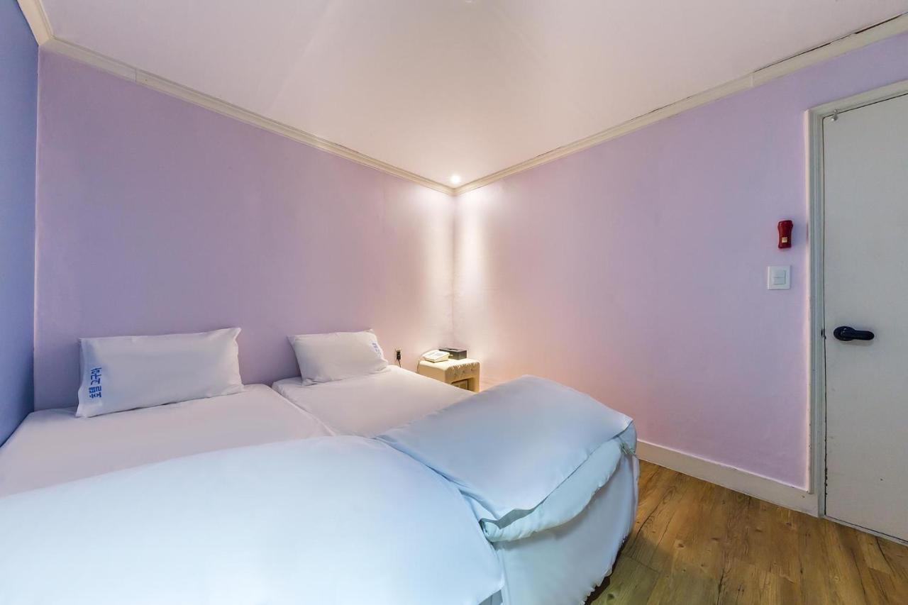 In Seoul Sinchon Goguma Hotel Экстерьер фото