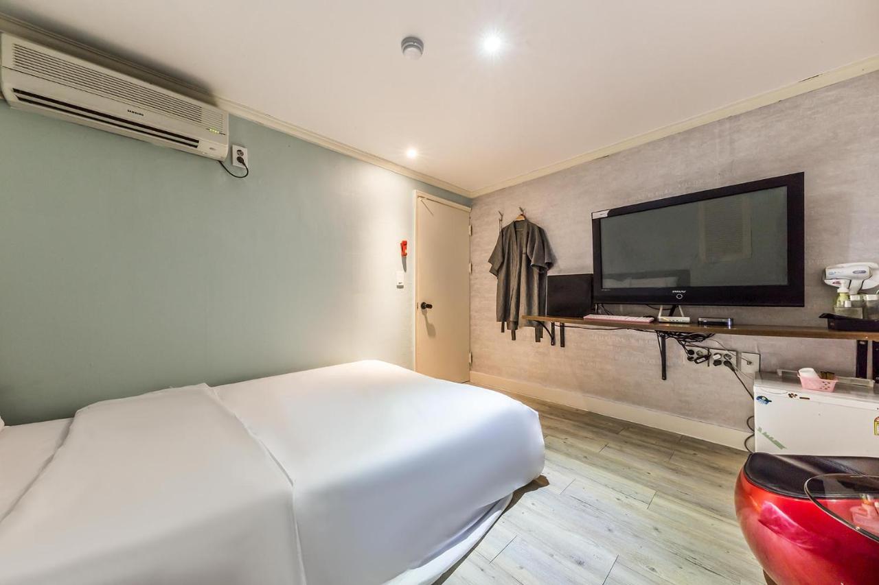 In Seoul Sinchon Goguma Hotel Экстерьер фото