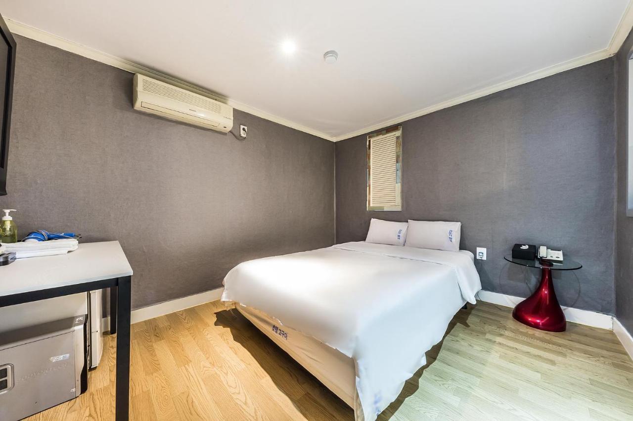 In Seoul Sinchon Goguma Hotel Экстерьер фото
